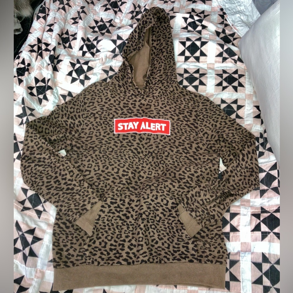 Leopard Pattern Hoodie Sweatshirt Mens Sz M STAY ALERT by Bershka from 2019 NM